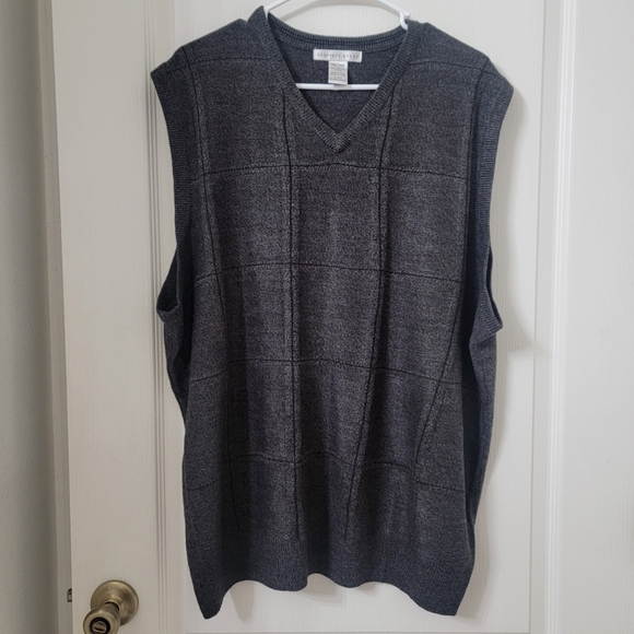 Geoffrey Beene Size XXL Gray / Black Windowpane V Neck Sweater Vest, EUC - Picture 1 of 8